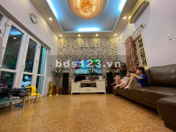 Nhà gần phố giá trong ngõ, cần bán nhà Thịnh Hào, Đống Đa, 4 tầng, 32m2, giá 3.6 tỷ