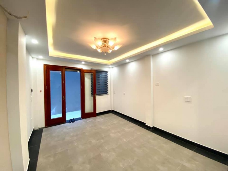 Nhà đẹp trong mùa dịch mới cứng, lô góc ô tô đỗ cửa, nhà rộng thoáng vô cùng