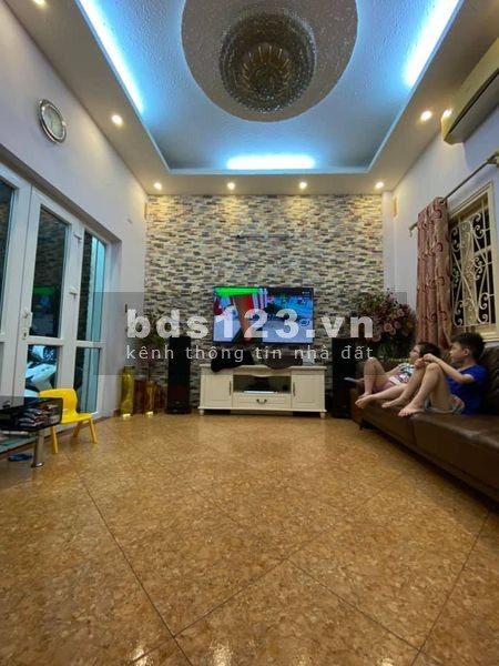 Nhà gần phố giá trong ngõ, cần bán nhà Thịnh Hào, Đống Đa, 4 tầng, 32m2, giá 3.6 tỷ