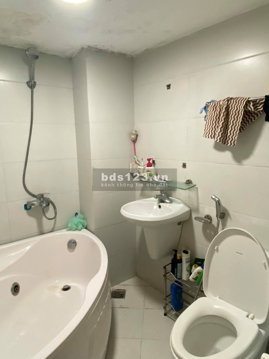 Bán nhà Lãng Yên, Hai Bà Trưng, Oto đỗ trước cửa, vỉa hè 2 bên rộng 40m, 6 tầng, giá 6,2 tỷ