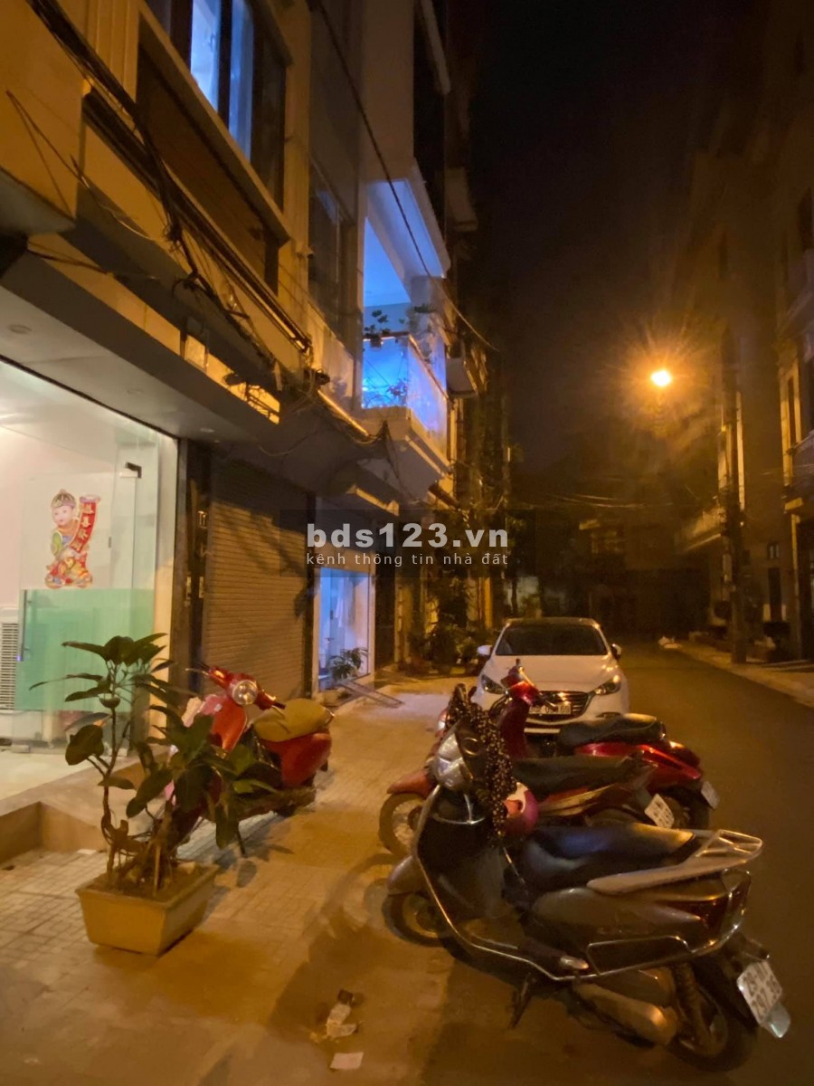 Bán nhà Lãng Yên, Hai Bà Trưng, Oto đỗ trước cửa, vỉa hè 2 bên rộng 40m, 6 tầng, giá 6,2 tỷ