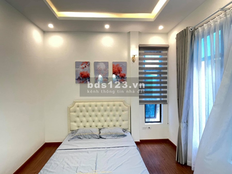 Nhà hiếm Nguyễn Ngọc Vũ, Cầu Giấy, ô tô đỗ cửa, dt 40m2, 4 tầng, giá 3,8 tỷ