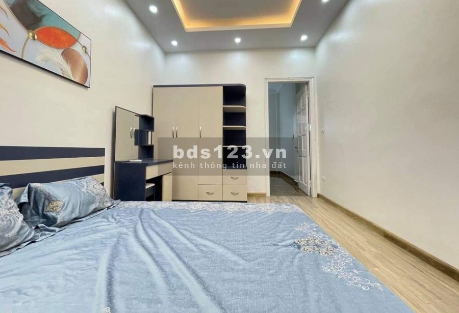 Nhà mới Ngô Gia Tự, Long Biên, thang máy, gara ô tô, kinh doanh, dt 75m2 x 5 tầng, nhỉnh 6 tỷ