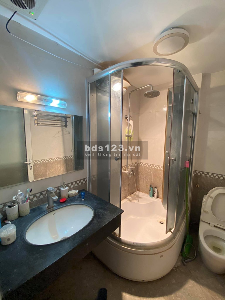 Nhà hiếm Nguyễn Ngọc Vũ, Cầu Giấy, ô tô đỗ cửa, dt 40m2, 4 tầng, giá 3,8 tỷ