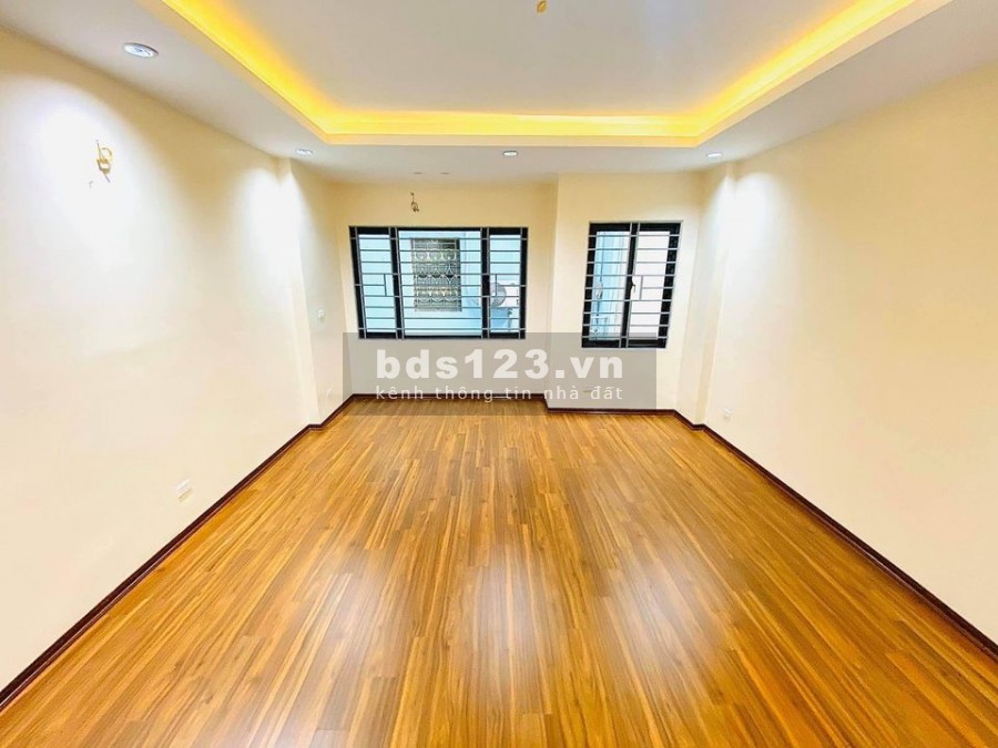 Bán nhà đường Hoàng Mai, 43m, 5T, nhà mới, Oto, KD, Hơn 4 tỷ,…