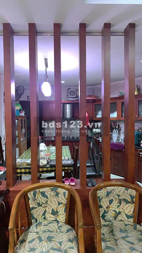 Mặt phố Việt Hưng kinh doanh, dt 96m2 mt 6m 5 tânfg Việt Hưng L.Biên