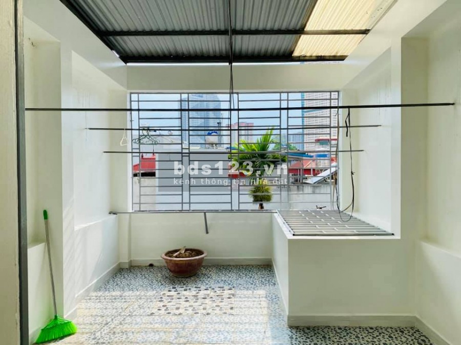 Bán nhà 4 tầng đúc đẹp mê li, khu dân cư đông đúc, lh 0904601503