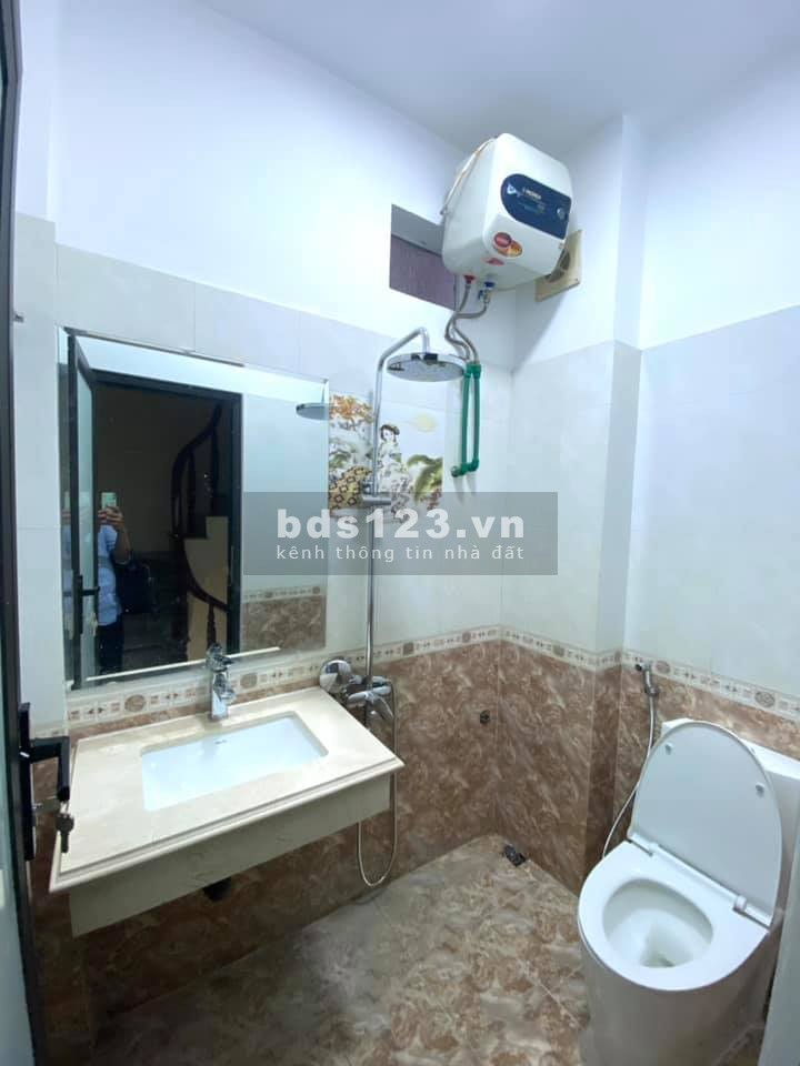 Do dịch Covid nên cần bán nhà Trương Định, dt 35m2, xây 4 tầng, giá 3.45 tỷ