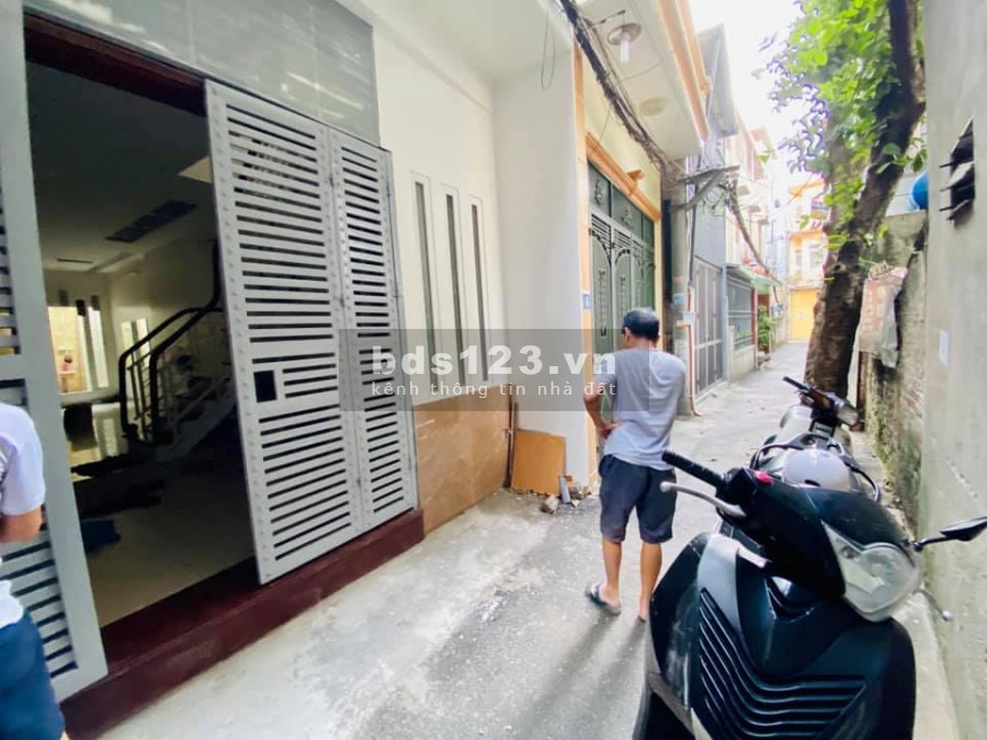 Bán nhà 4 tầng đúc đẹp mê li, khu dân cư đông đúc, lh 0904601503