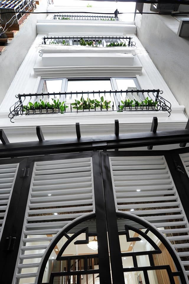 Nhà quận Thanh Xuân Nội thất đẳng cấp Tiện ích. DT: 55 m2, 4T, Giá chỉ 5 tỷ 3