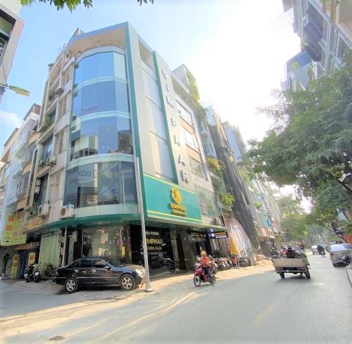 Bán nhà phố Thái Hà. Lô góc, thang máy, thông sàn, cho thuê 1.5 tỷ/năm. giá. 34 tỷ