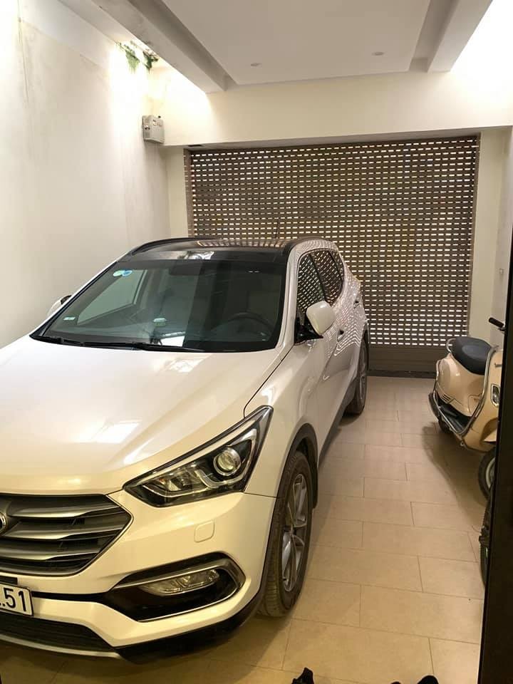 Cần bán nhà ở Nguyễn Khánh Toàn, Ô tô tránh, thiết kế sang trong 0939286833