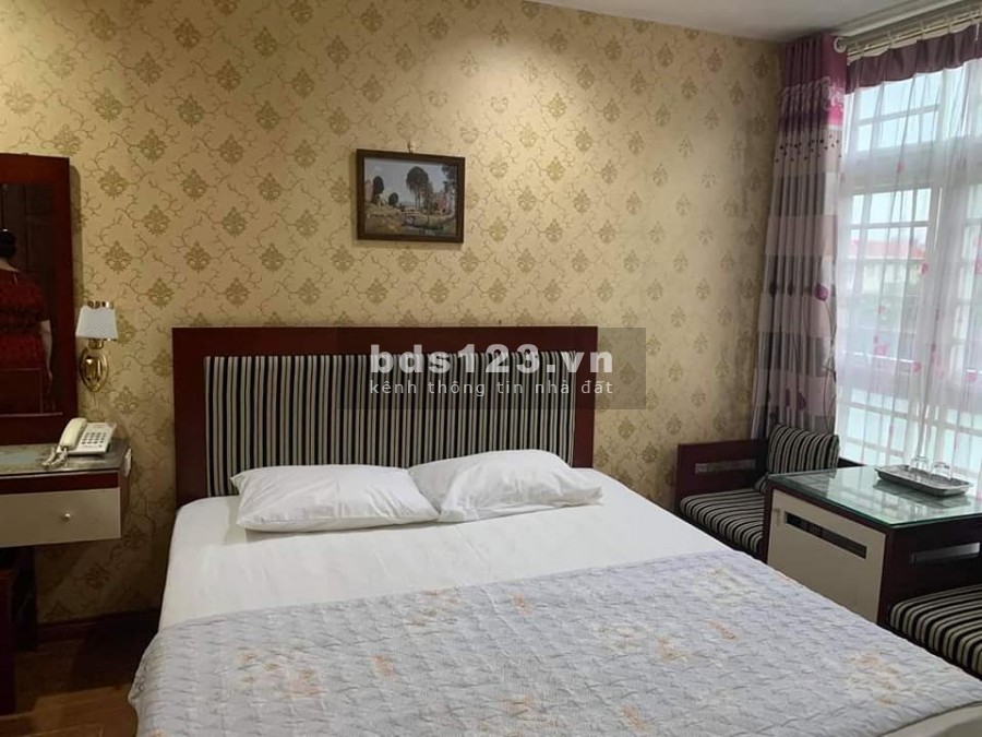 Mặt phố Việt Hưng kinh doanh, dt 96m2 mt 6m 5 tânfg Việt Hưng L.Biên