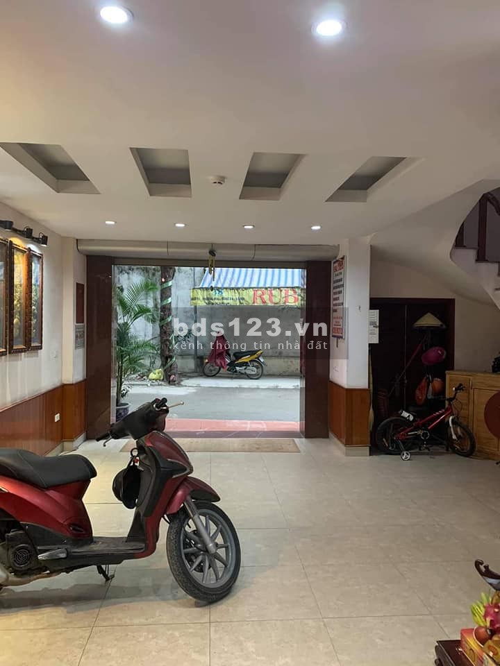 Mặt phố Việt Hưng kinh doanh, dt 96m2 mt 6m 5 tânfg Việt Hưng L.Biên