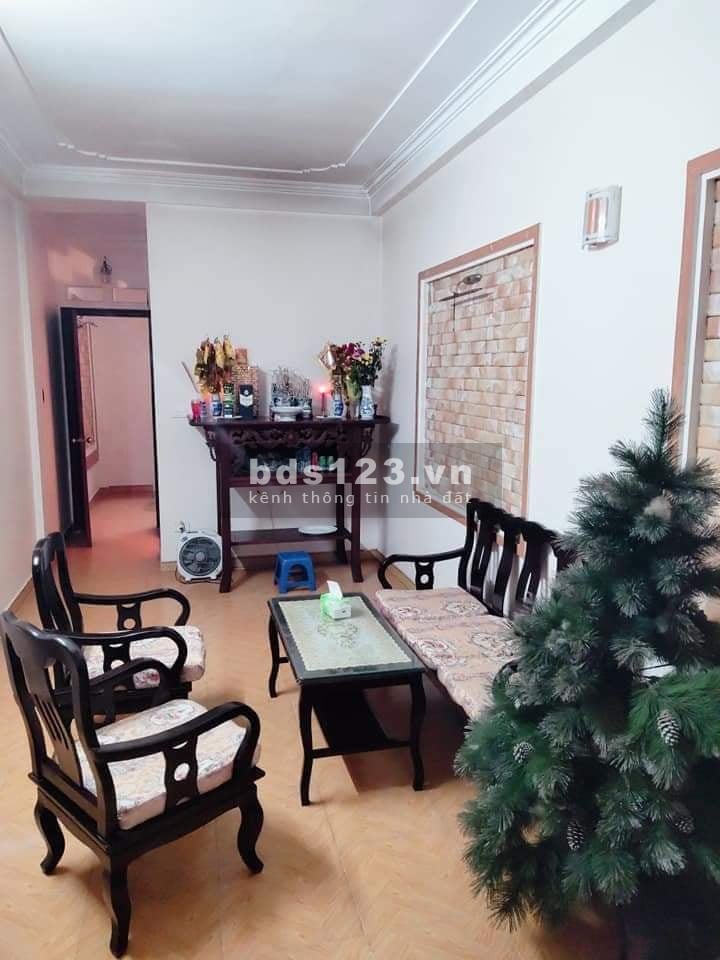 Bán nhà Nguyễn Khang 35m2 giá 4.2 tỷ gần đường lớn, an sinh đỉnh