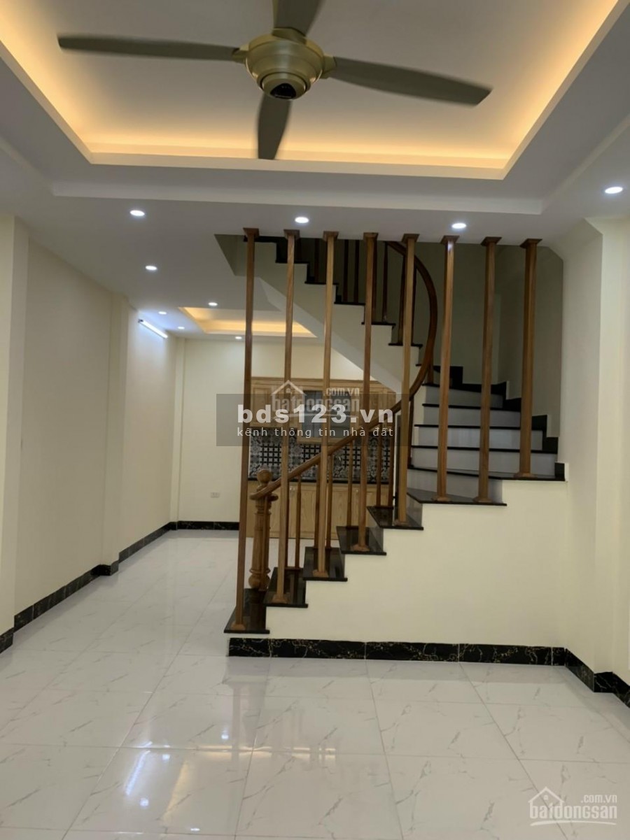 Bán nhà đường Hoàng Mai, 43m, 5T, nhà mới, Oto, KD, Hơn 4 tỷ,…