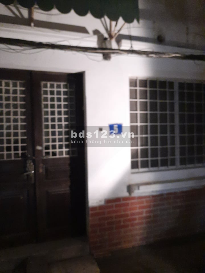 Bán nhà Cù Chính Lan, giá bán 2.35 tỷ, gần ô tô gần phố lớn, lh 0796986866