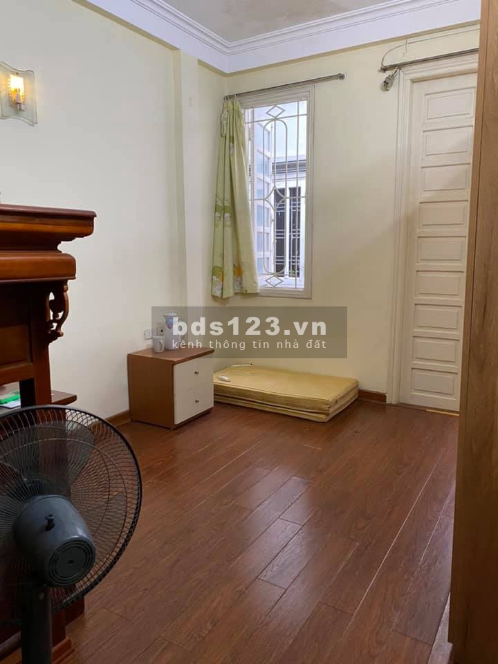 Nhà nguyên căn đẹp Bồ Đề ở ngay, gần ô tô giá hợp lí, 2.6 tỷ