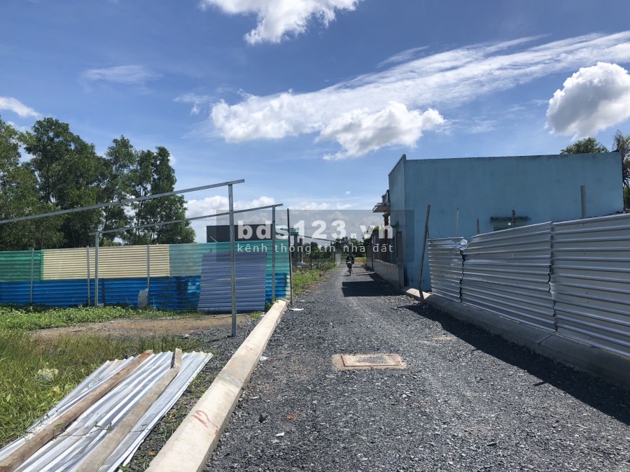 Bán gấp đất nền 100m2, lấy tiền đồng hành euro, sổ hồng riêng, giá 900 triệu