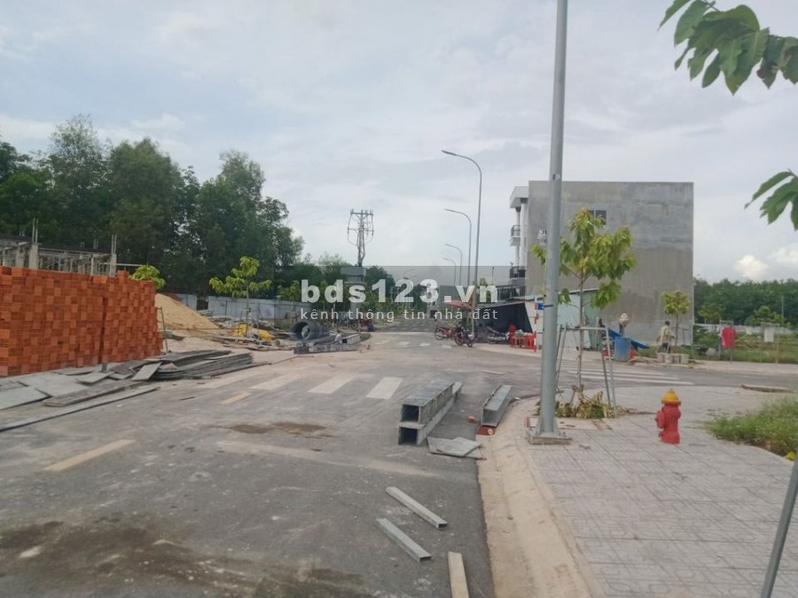 Còn duy nhất lô kế góc, đối diện trường học, giá chỉ 950tr tại Khu nhà ở VĩnhTân