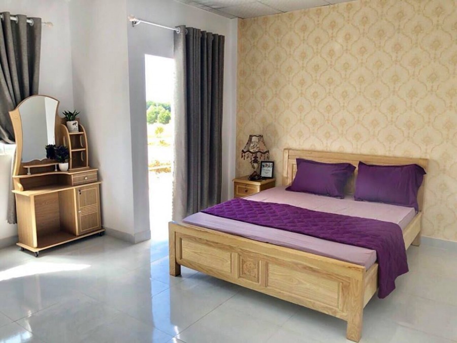 Bán nhà về quê ngay trung tâm chợ bến Cát, lh 0868396397