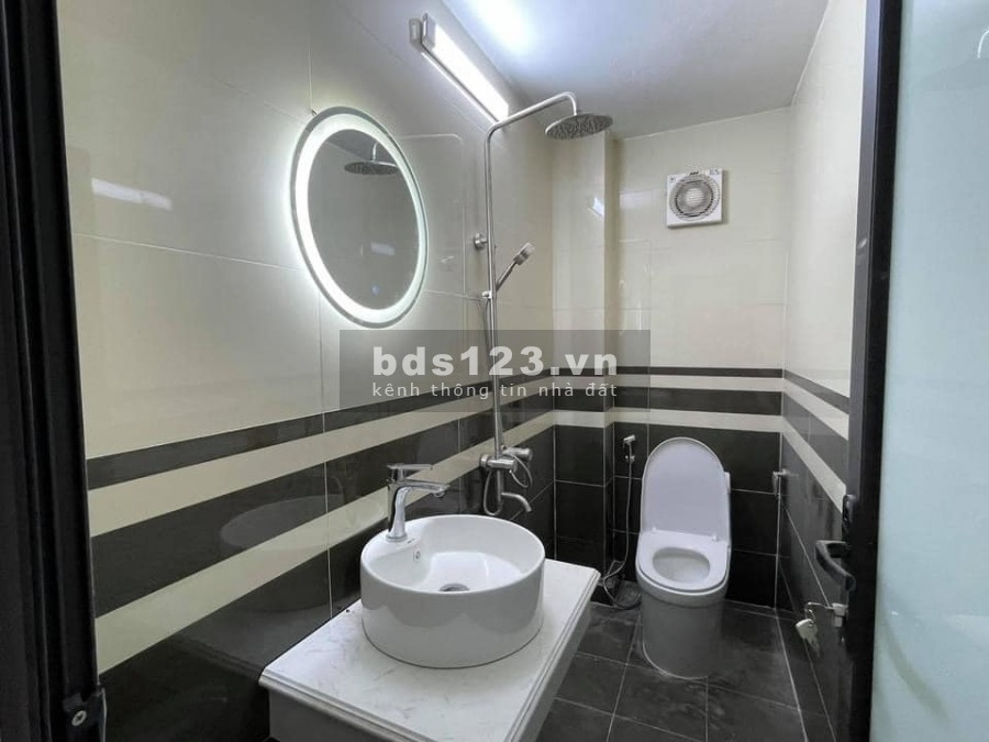 Bán nhà mặt ngõ phố Nguyễn Ngọc Vũ, diện tích 34m2 , mặt tiền 4m, oto đỗ cửa.