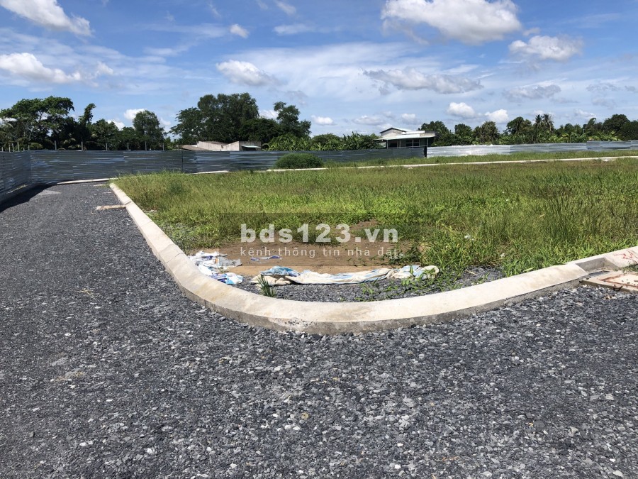 Bán gấp đất nền 100m2, lấy tiền đồng hành euro, sổ hồng riêng, giá 900 triệu