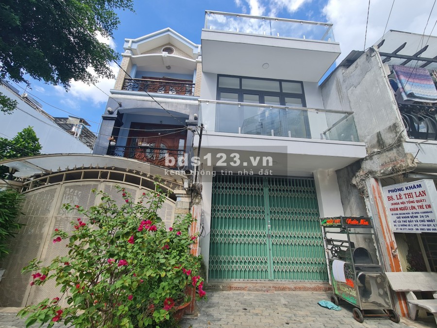 Nhà 1 Trệt 2 Lầu, mặt tiền đường số 2, phường Tân Quy, Quận 7