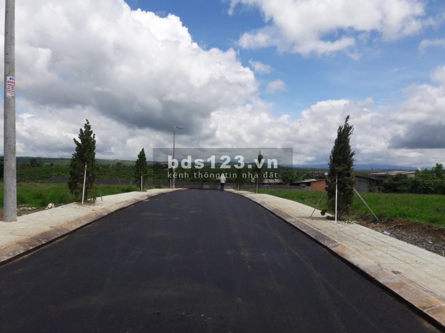 Chủ dễ thương gửi bán 230m2 đất lên thổ cư, ngay 2 mặt tiền, giá 1.2 tỷ