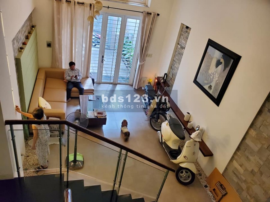 Bán nhà hxh đường Âu Cơ, phường 10, Tân Bình, 38m2, 2lầu giá 3.35 tỷ