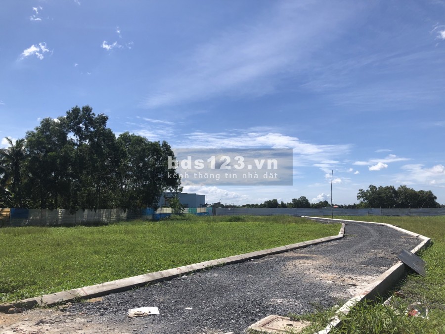 Bán gấp đất nền 100m2, lấy tiền đồng hành euro, sổ hồng riêng, giá 900 triệu