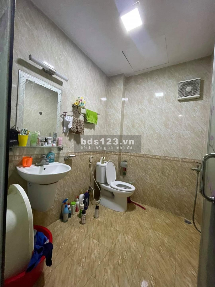 Bán Gấp Nhà 53m Cách Ngã Tư Sở 200m. Nhà Đẹp Gần Phố, lhcc