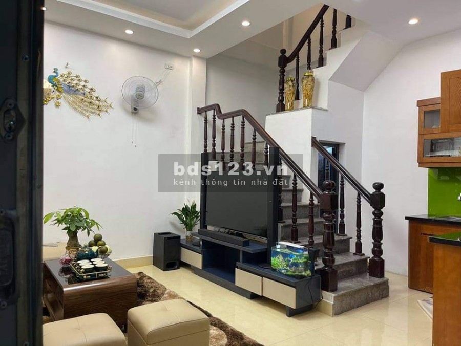 Bán nhà Quận Hoàng Mai, nhỉnh 2 tỷ, sở hữu căn nhà đằng cấp, lhcc