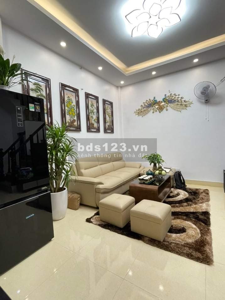 Bán nhà Quận Hoàng Mai, nhỉnh 2 tỷ, sở hữu căn nhà đằng cấp, lhcc