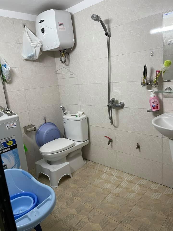 Nhà 2 tầng đúc kiên cố Hoàng Như Tiếp, ngõ thông, cực hiếm, liên hệ 0963521933