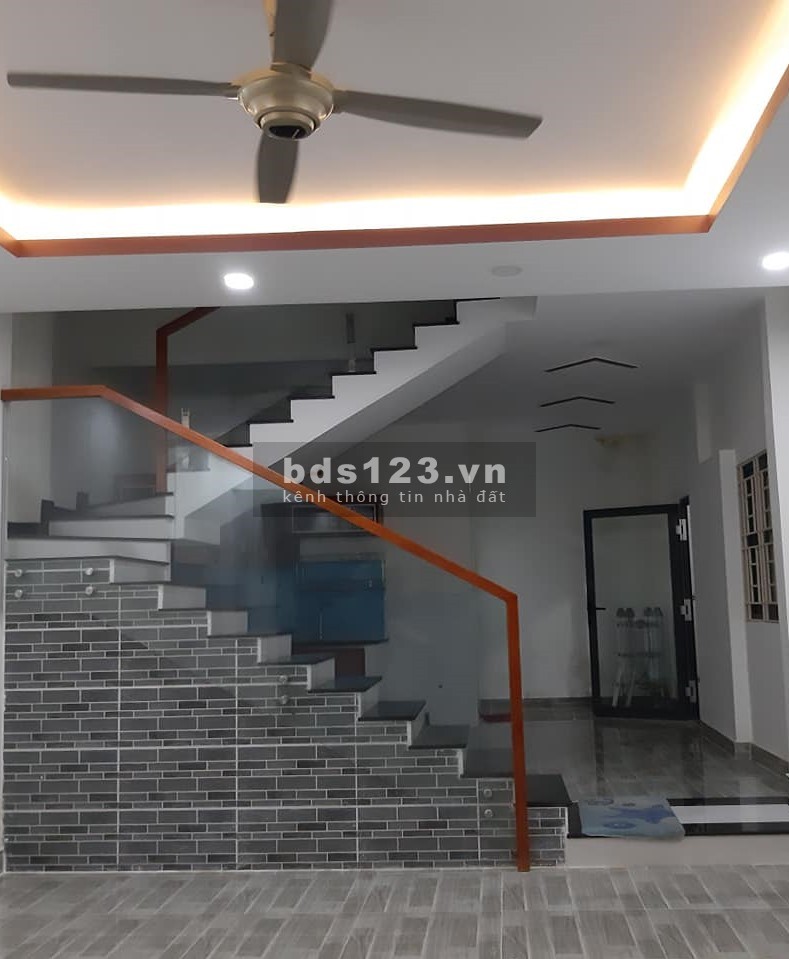 Bán nhà 110 Hồng Lạc 36m2, hẻm xe hơi vào nhà, q Tân Bình chỉ 2 tỷ 9