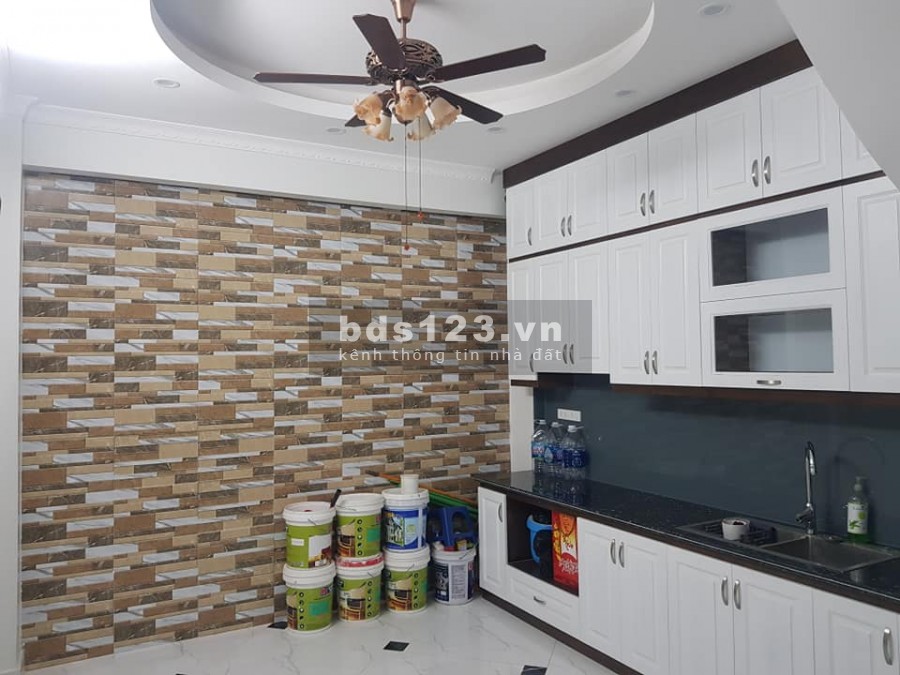 Chủ cần bán gấp nhà mặt phố Đông Tác, Đống Đa, lô góc, kinh doanh, 5 tầng, giá chỉ 5.8 tỷ