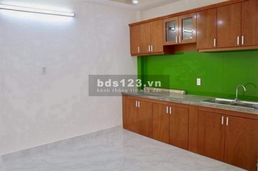 Nhà 1 trệt 1 lầu hẻm thông 5m gần chợ trường học cấp 1 2 3 cuối đường Lê Văn Khương Quận 12