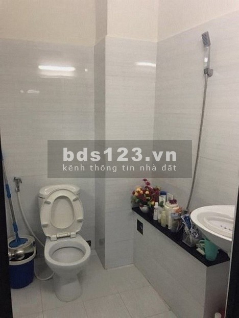 Nhà 1 trệt 1 lầu hẻm thông 5m gần chợ trường học cấp 1 2 3 cuối đường Lê Văn Khương Quận 12