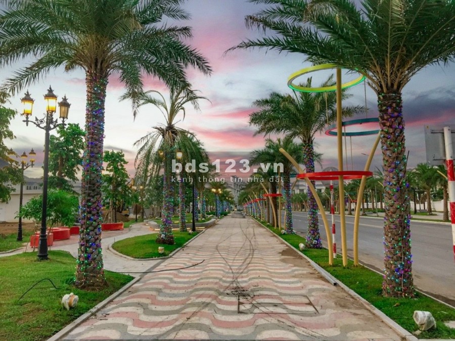 Cần bán nhà phố thương mại Manhattan 5 tầng tại Vinhomes Grand Park Q9 hỗ trợ vay NH 70%