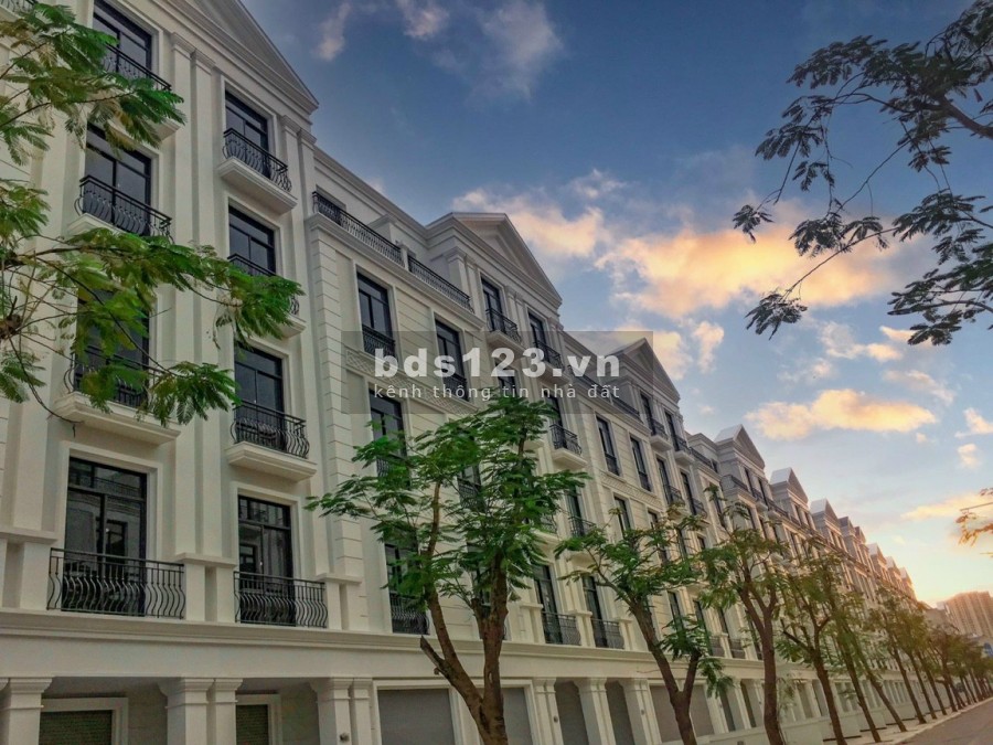 Cần bán nhà phố thương mại Manhattan 5 tầng tại Vinhomes Grand Park Q9 hỗ trợ vay NH 70%