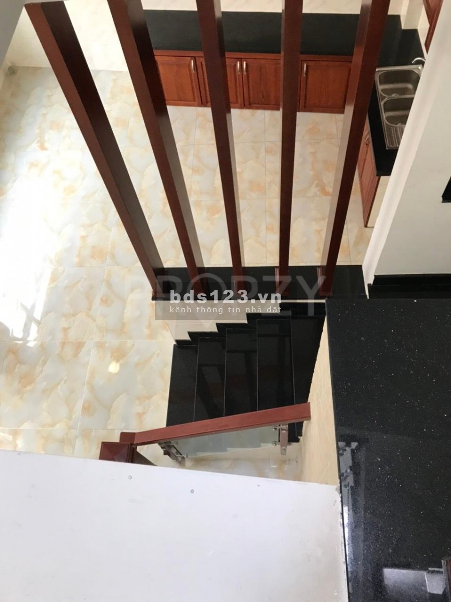 Nhà HXH, 5x12, 4 tấm, 4pn, ngay chợ Tân Phước, khu lữ gia, âu cơ
