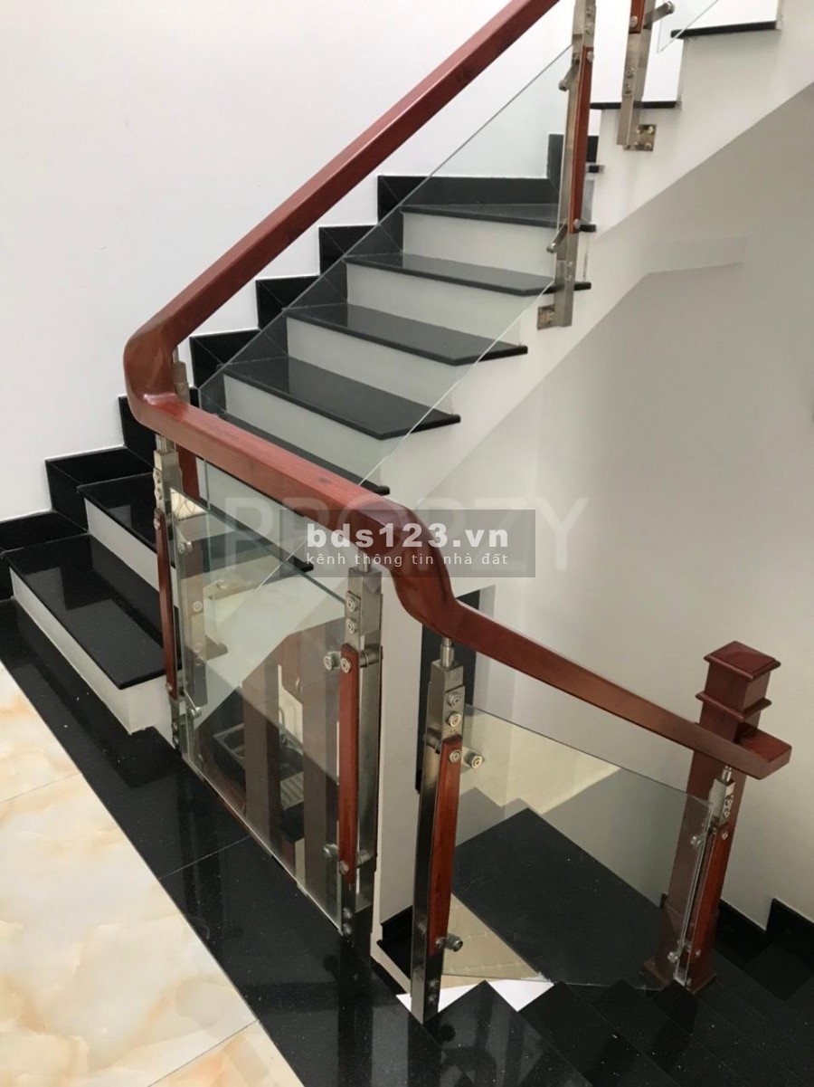 Nhà HXH, 5x12, 4 tấm, 4pn, ngay chợ Tân Phước, khu lữ gia, âu cơ