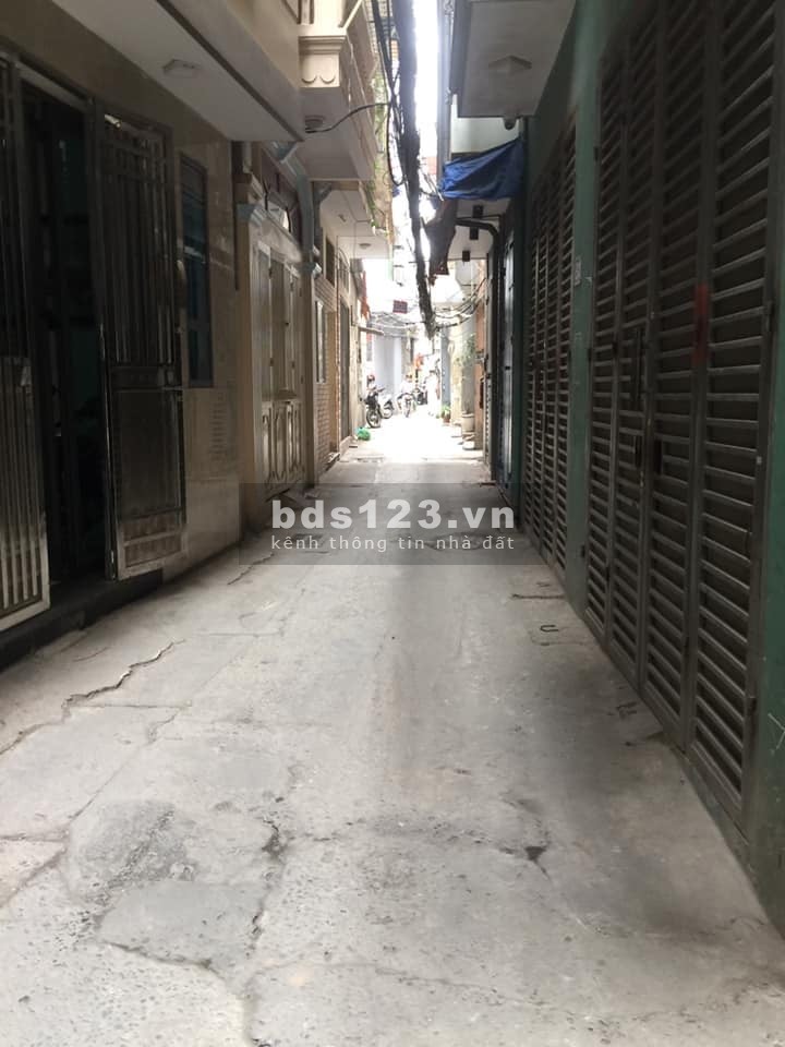 Bán nhà ngõ ba gác phố Quan Nhân, diện tích: 42 m2 giá 3,9 tỷ