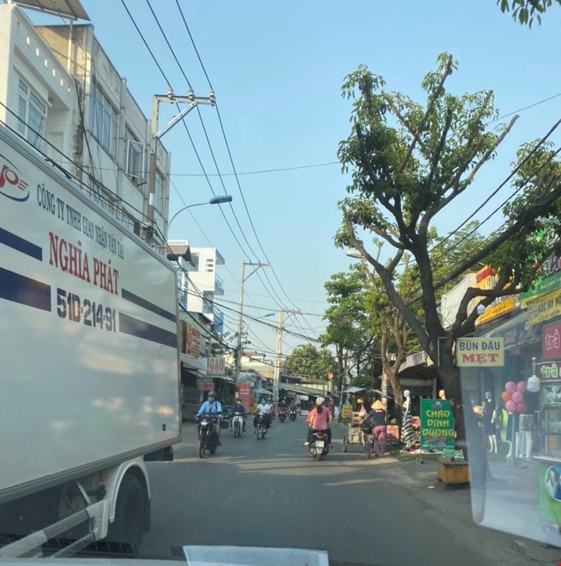 Bán nhà Nguyễn Phúc Chu, 4 tầng đúc, ô tô tránh nhau, dt 50m2, giá 5.2 tỷ