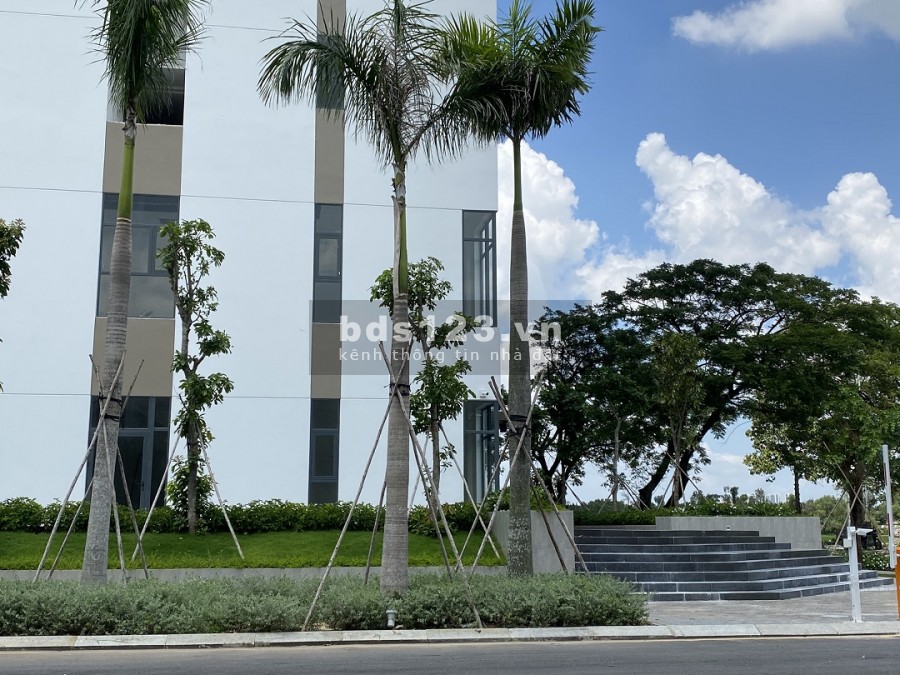 Bán/cho thuê căn hộ shophouse Quận 2, góc, tầng trệt, DT 160m², giá chỉ 40 triệu/tháng