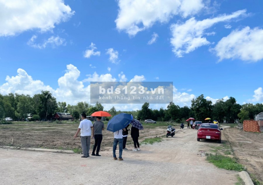 Bán đất nền Tân Phước, gần ngã ba cảng Cái Mép, Sổ đỏ, Giá rẻ, Đường thông 2 đầu