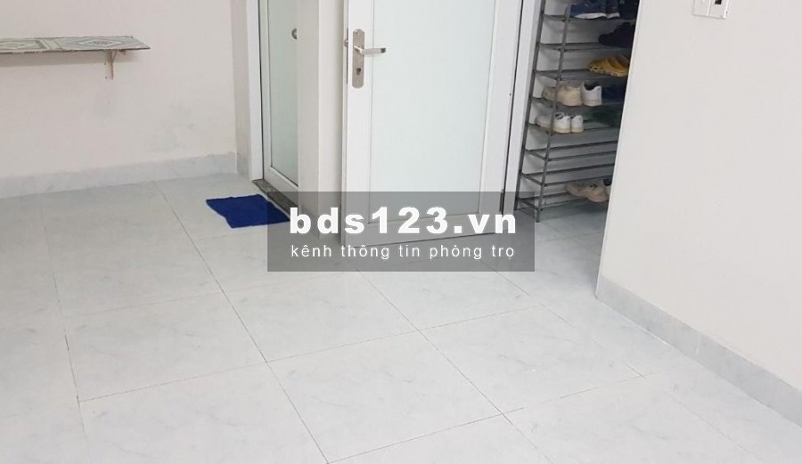 2,8tr/th. Còn 1 phòng có máy lạnh, kệ bếp, cửa sổ Đường 3/2, Quận 10