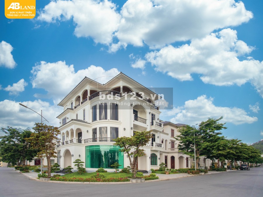 Mở bán biệt thự trên đồi view toàn bộ vịnh Hạ Long hỗ trợ vay, ân hạn lãi góc, pháp lý đủ
