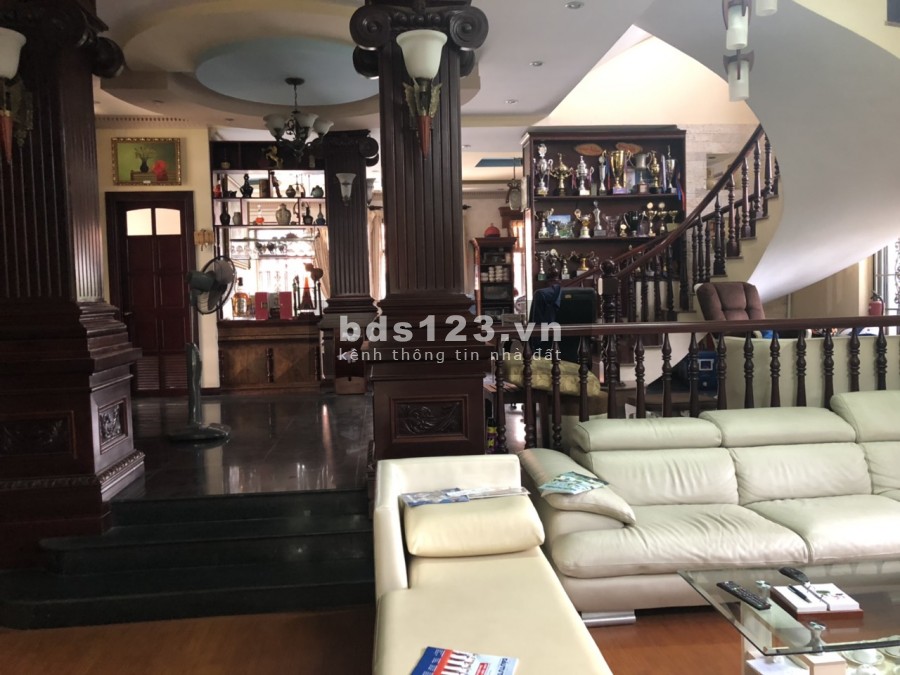 Cho thuê nguyên căn Villa 800m2 Hồ bơi,sân vườn,trệt 2 lầu 5PN Thảo Điền QUẬN 2